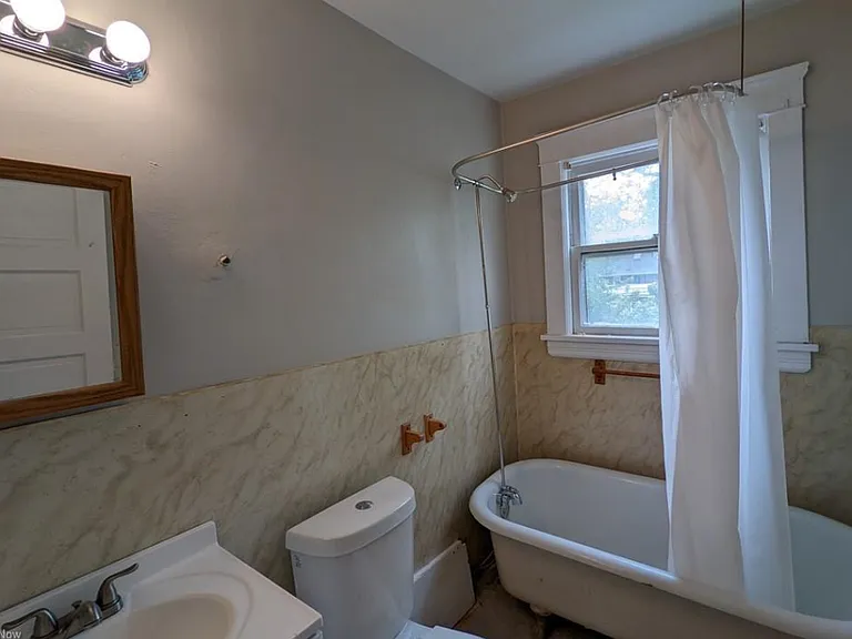 10401 Bernard Ave — Photo 7