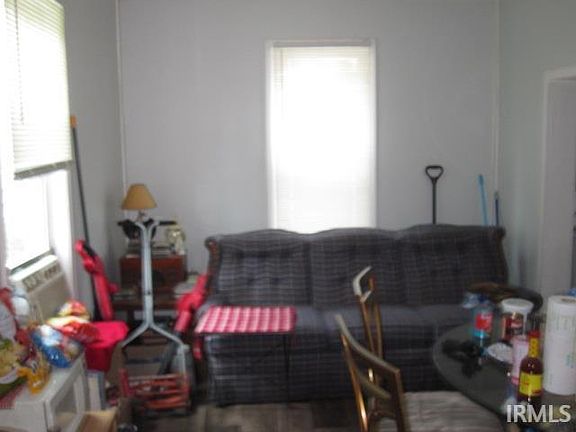 2nd image of 1340 E Dubail Ave