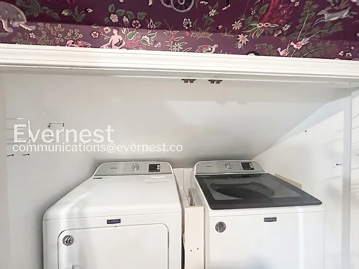 756 S Willett St — Photo 27