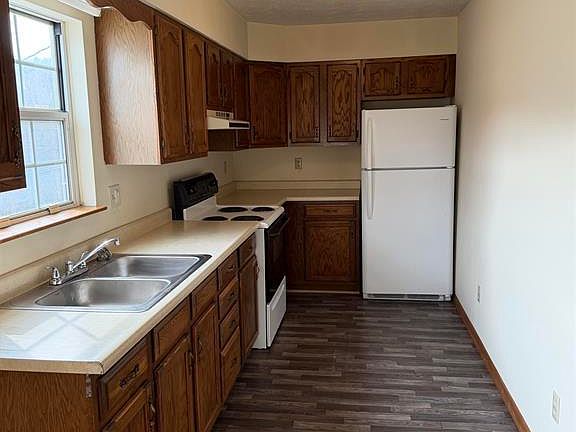 5th image of 27 Trovato St #1