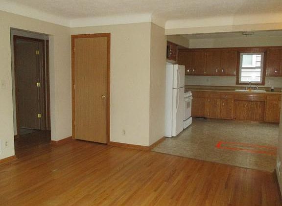 4th image of 351 12th Ave S