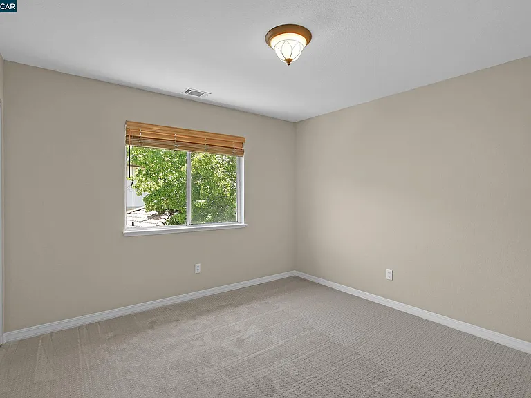 706 Endsliegh Ct — Photo 21