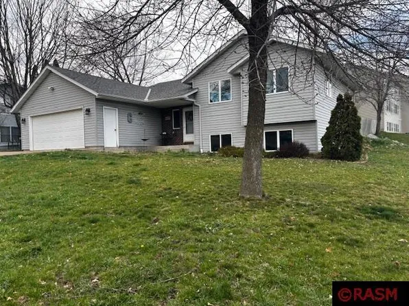 601 Riverview Rd, Saint Peter, MN 56082