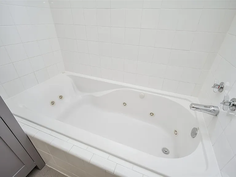 5425 Dickson St — Photo 29