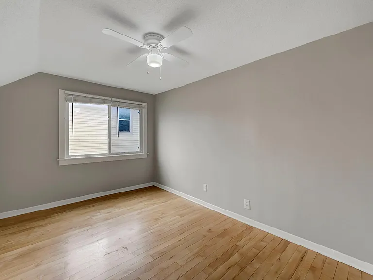 712 Main St NE — Photo 8