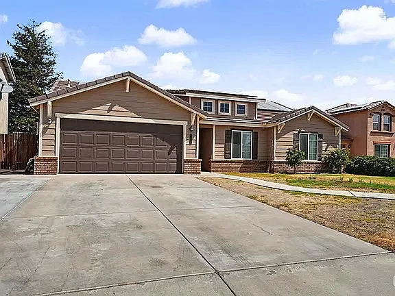 4 bed, 1661 sqft, $2,600 — Photo 3