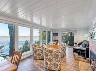 N2850 Lakeshore Rd, Kewaunee, WI 54216