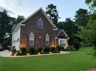 1511 Heatherly Ct, Eastover, NC 28312