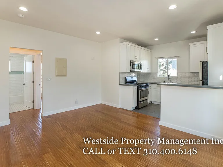 317 Parkman Ave #321 — Photo 2