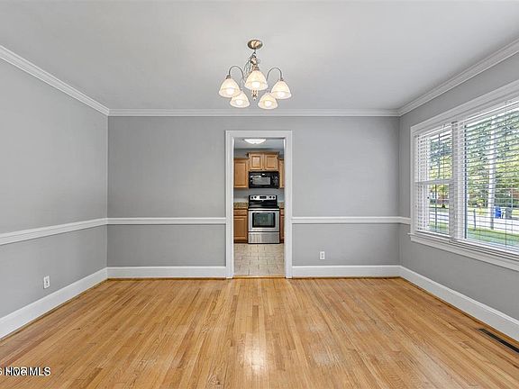 4th image of 1104 N Overlook Drive