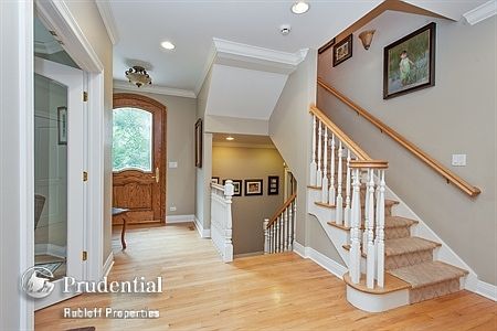 2nd image of 1228 Middlebury Ln