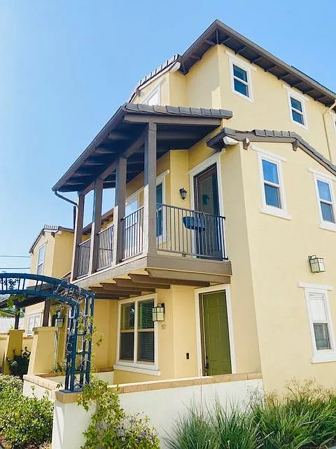 511 S Brea Blvd