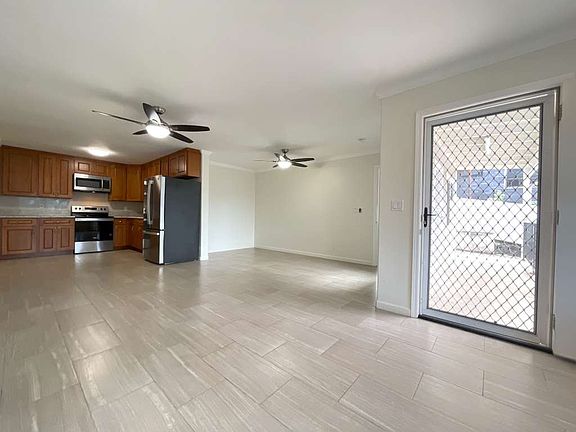 3rd image of 3043 Gulston St