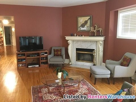 3rd image of 2719 Humboldt Ave S #E