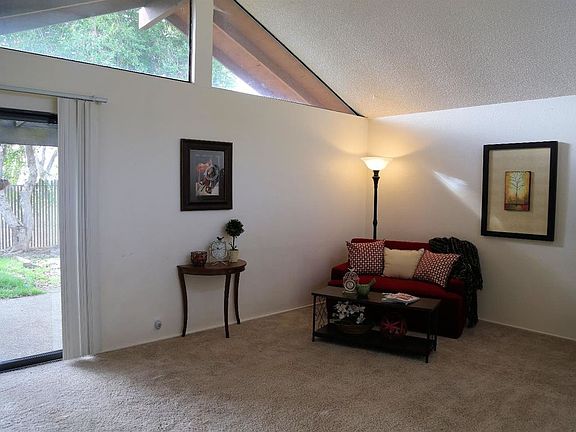 3rd image of 917 Del Oro Pl