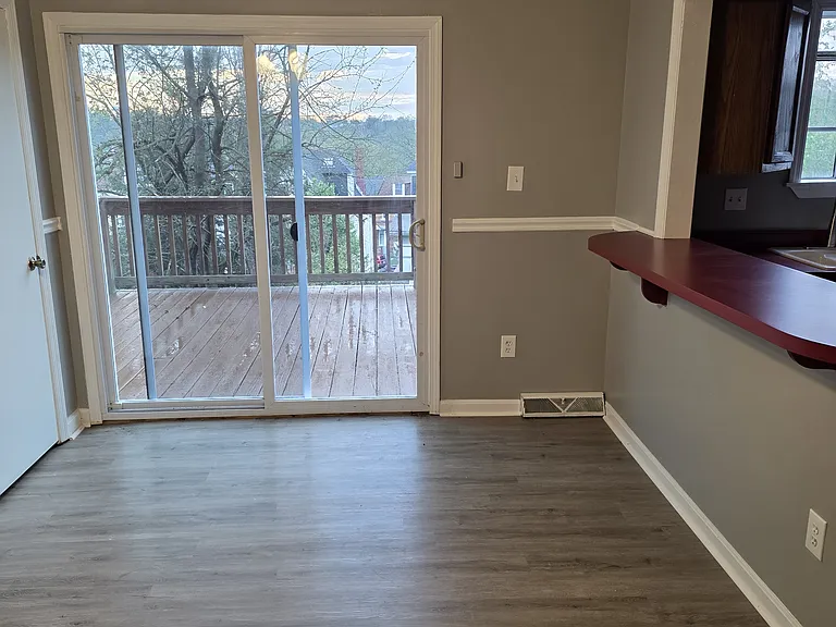 530 Griffin St — Photo 5
