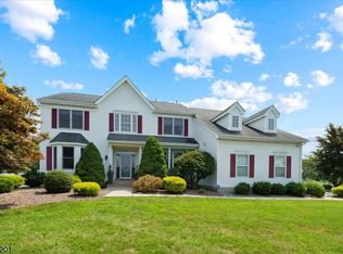 53 Peoples Line Rd, Somerset, NJ 08873