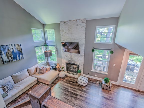 3rd image of 2138 Aberdeen Ct #2138