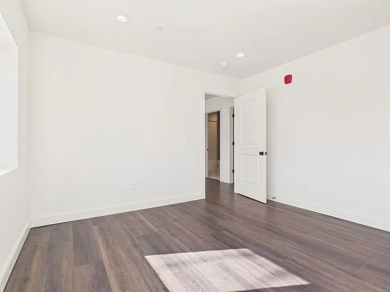 1400 Market St — Photo 19