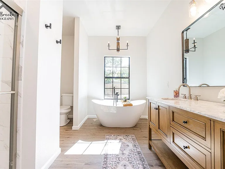 103 W Aldine St — Photo 24