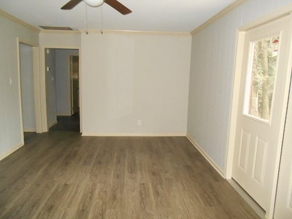 3rd image of 2409 Berkley Dr