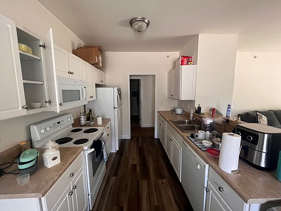 4th image of 1120 Black Diamond Dr APT 2