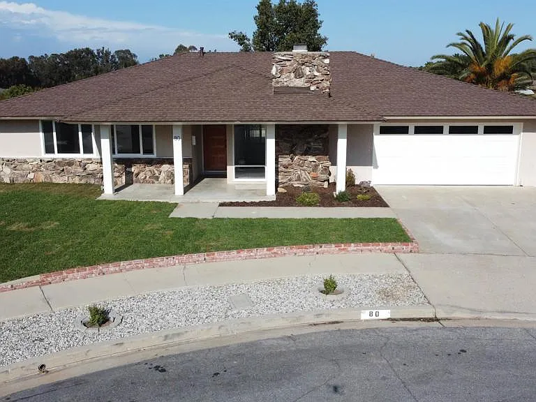 80 Lucas Ct — Photo 1