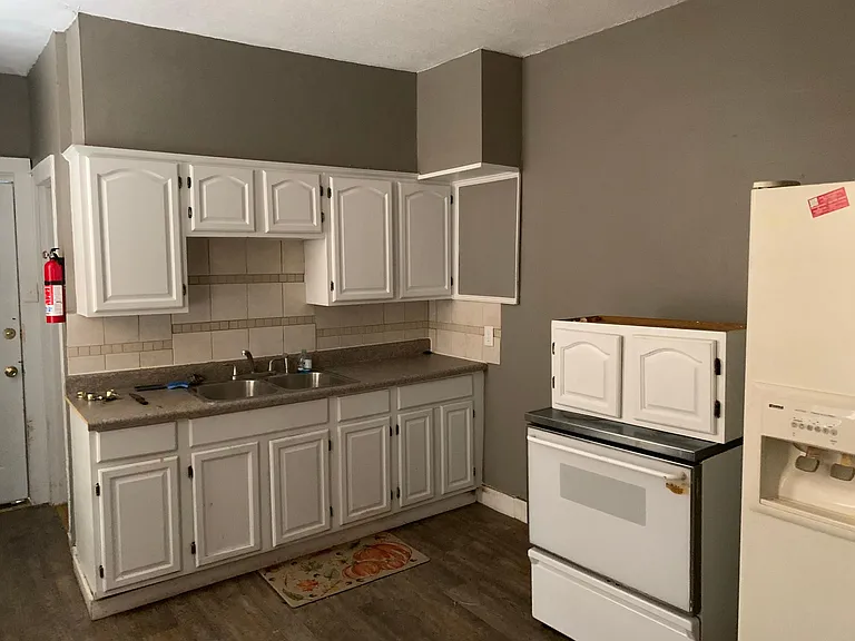 616 Chestnut St — Photo 2