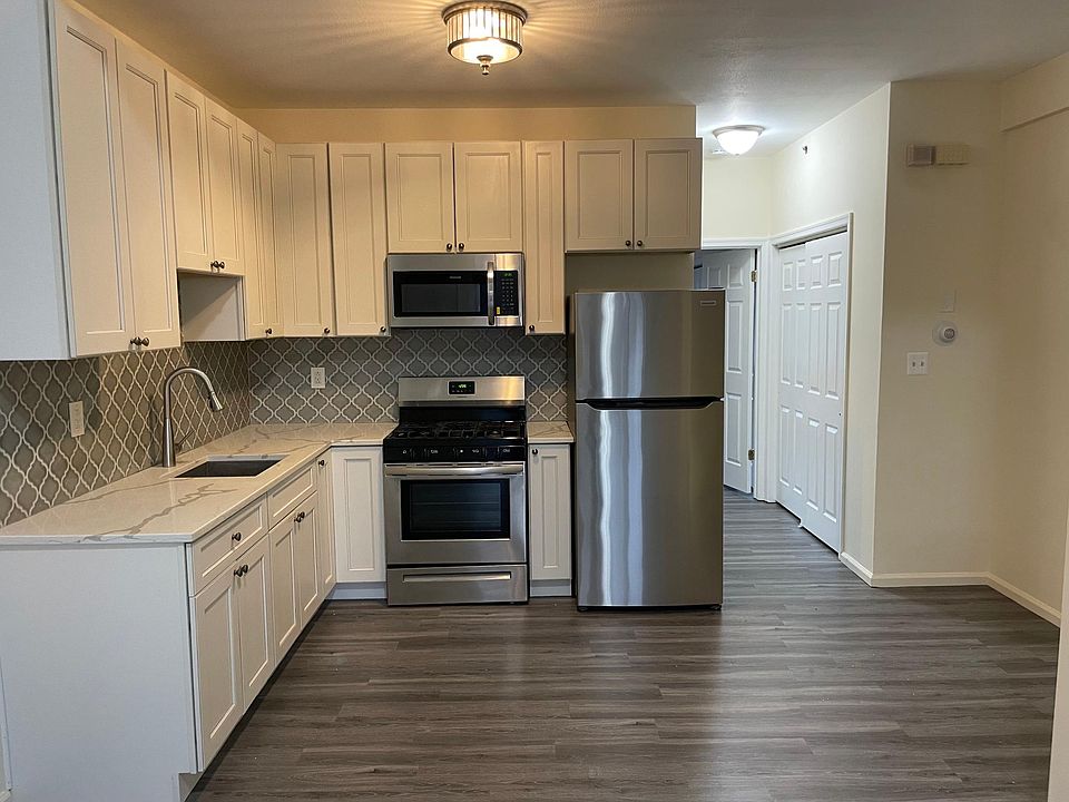 1st image of 18 Sylva Ln #18B