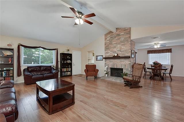 1st image of 1402 Gracy Dr