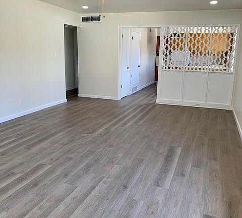 3rd image of 5085 N Roosevelt Ave APT 6