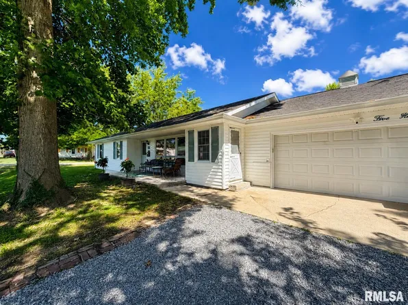 500 N 8th St, Herrin, IL 62948