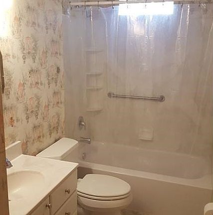 5th image of 1820 Vernon Ave NW