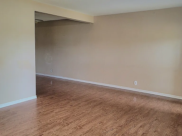 1805 NW 22nd St #B — Photo 2