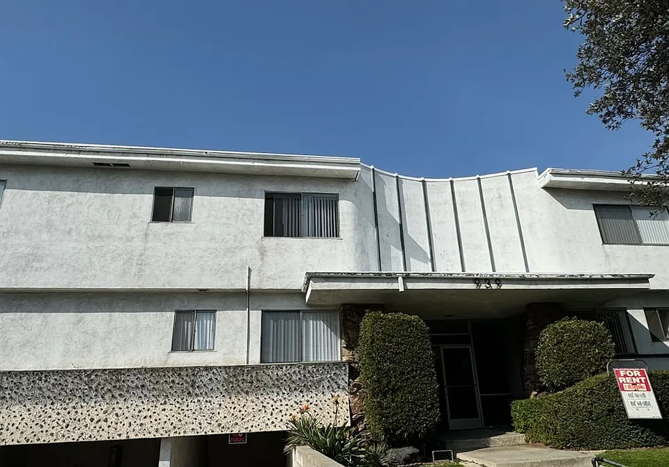 939 E Lexington Dr #9