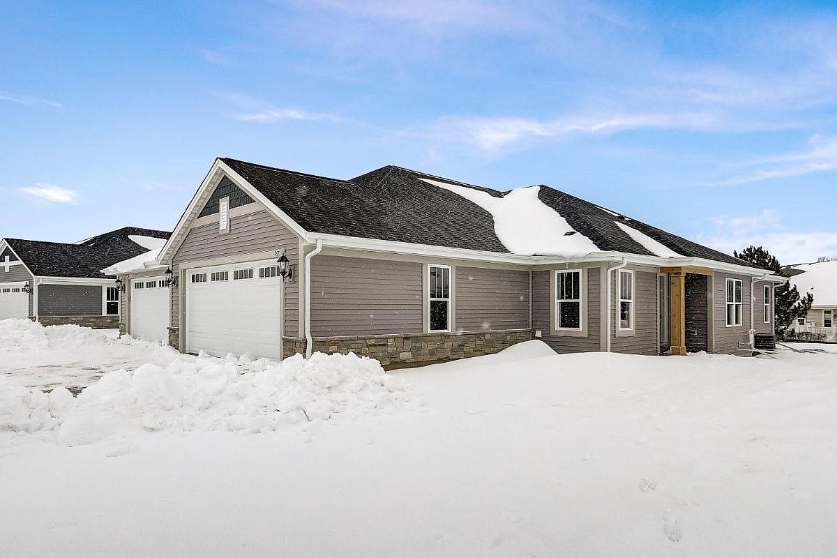 507 Hunter Oaks Blvd UNIT 0202, Watertown, WI 53094 Zillow