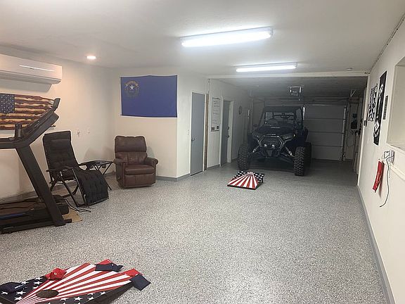 5th image of 2728 Country Club Dr