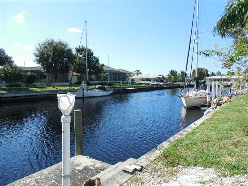 2nd image of 2441 Palm Tree Dr