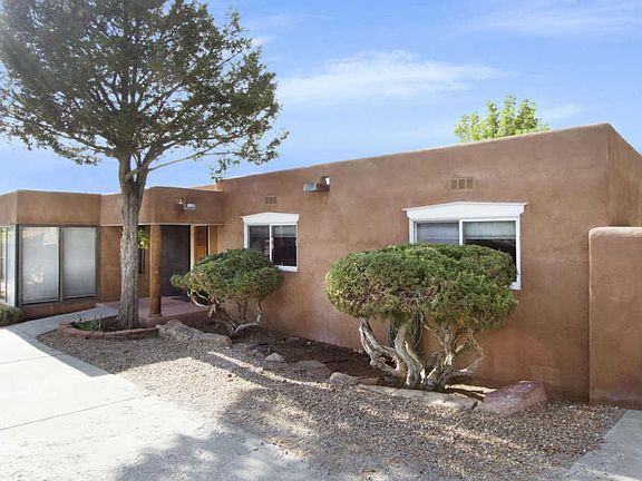 3rd image of 114 La Paloma St