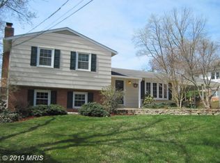 9214 Kristin Ln, Fairfax, VA 22032