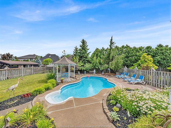 4th image of 619 Wright Ln