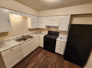 4723 Erskine St #11, Omaha, NE 68104