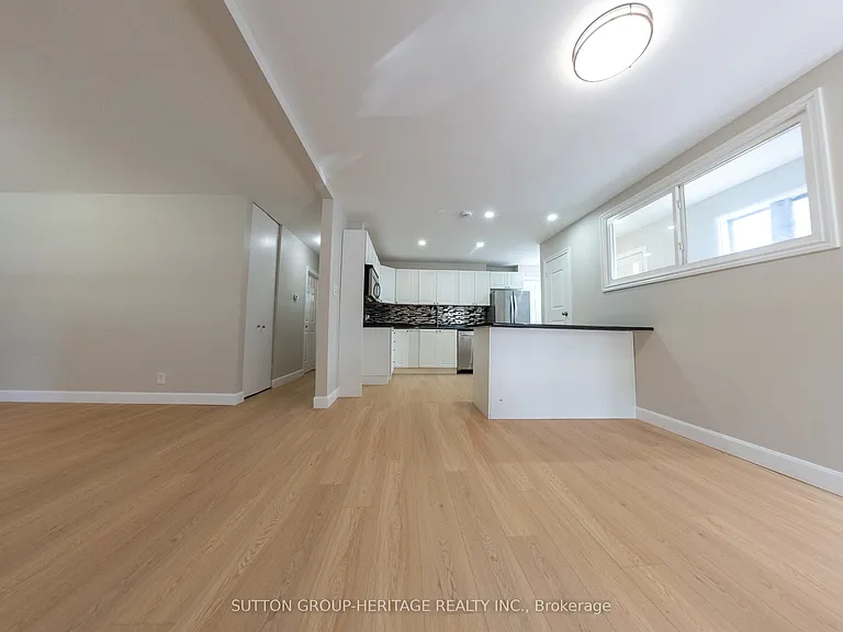 661 Annland St — Photo 5