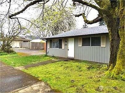 1st image of 3007 E 33rd Street