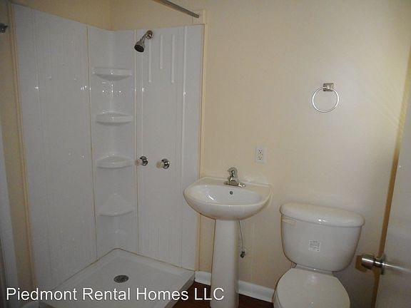 5th image of 1616 Lakewood Dr