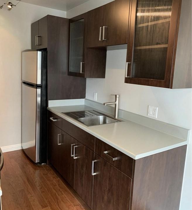 1st image of 1015 N Doheny Dr APT 4