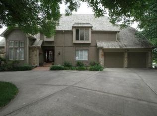172 NE Basswood Ct, Blue Springs, MO 64064