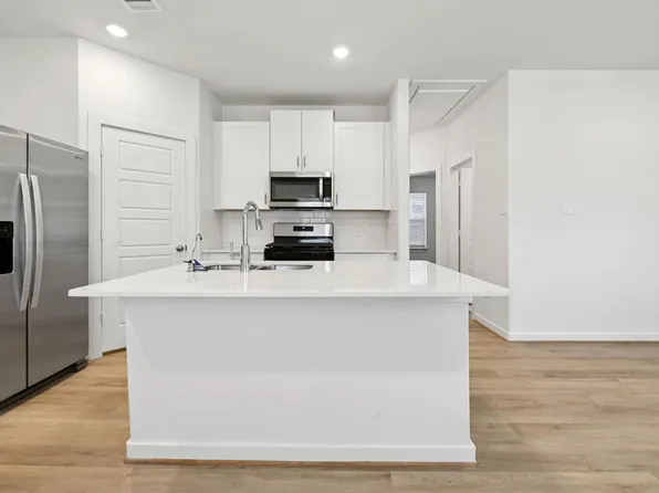 6658 Lahna Oak Dr, Conroe, TX 77304