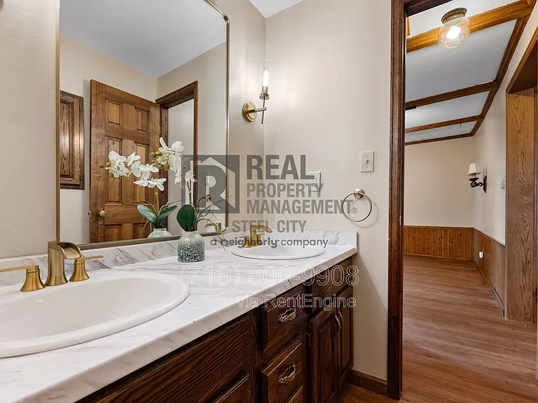 512 W 10th St #W — Photo 20