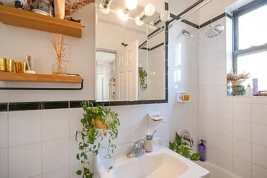 Rented by Rita S Citrin, LREB